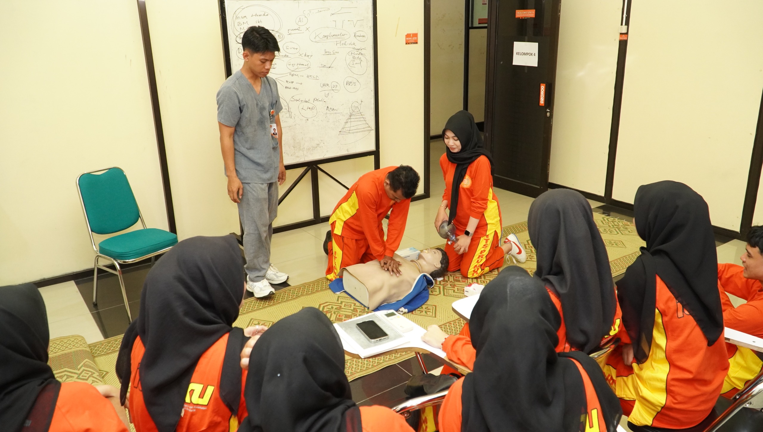 151 Mahasiswa Keperawatan Anestesiologi UMPKU Surakarta Ikuti Pelatihan Dasar Patient Safety