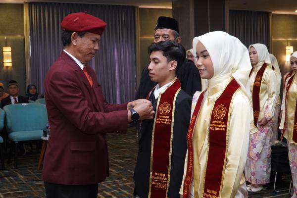 22 Mahasiswa UMPKU Surakarta Resmi Dilantik sebagai Ners, Siap Mengabdi untuk Masyarakat