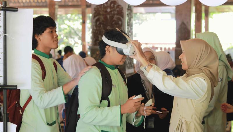 UMPKU Surakarta menggelar Expo Nursing X Informatics bertema Health-Tech Fusion untuk memamerkan inovasi digital kesehatan karya mahasiswa.